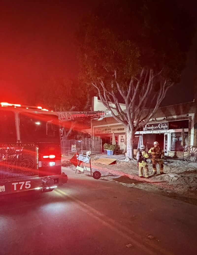 Image for the Tweet beginning: Firefighters knocked down a restaurant