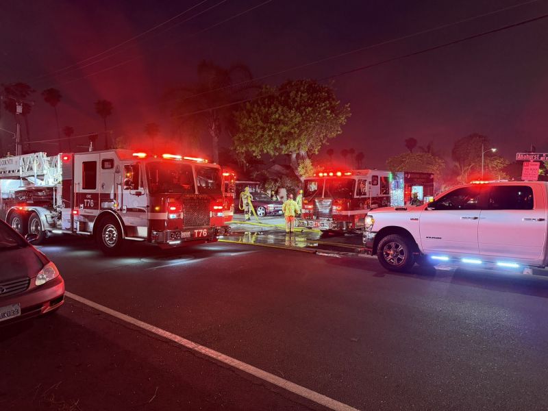 Image for the Tweet beginning: Early Morning House Fire in